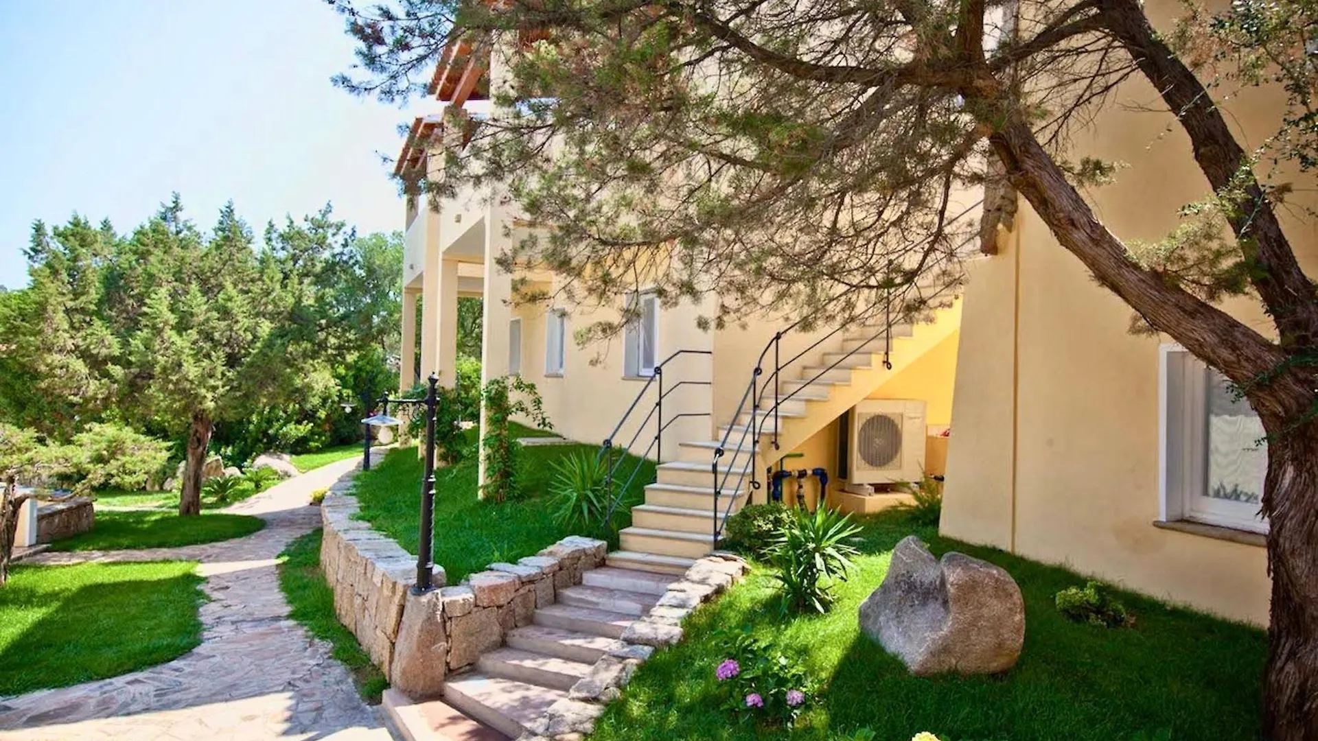 Apartments In Residence With Swimming Pool In Porto Rotondo